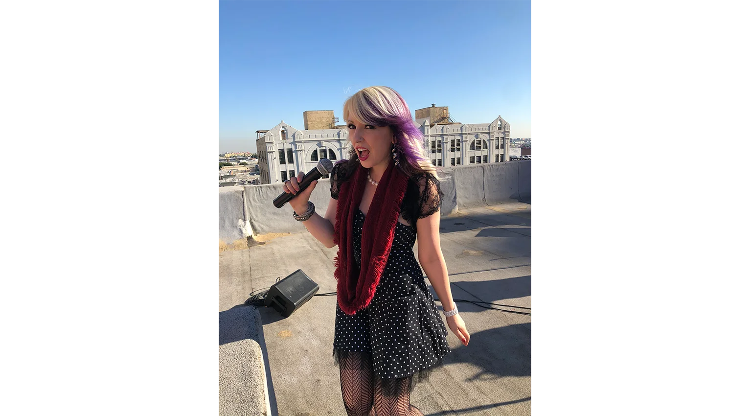 The-Convertibles-Christmas-Rooftop-Concert (13)